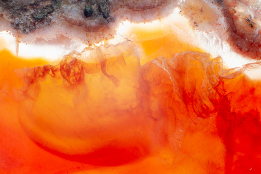 Carnelian vs Red Jasper: Benefits, Uses, and Energetic Qualities