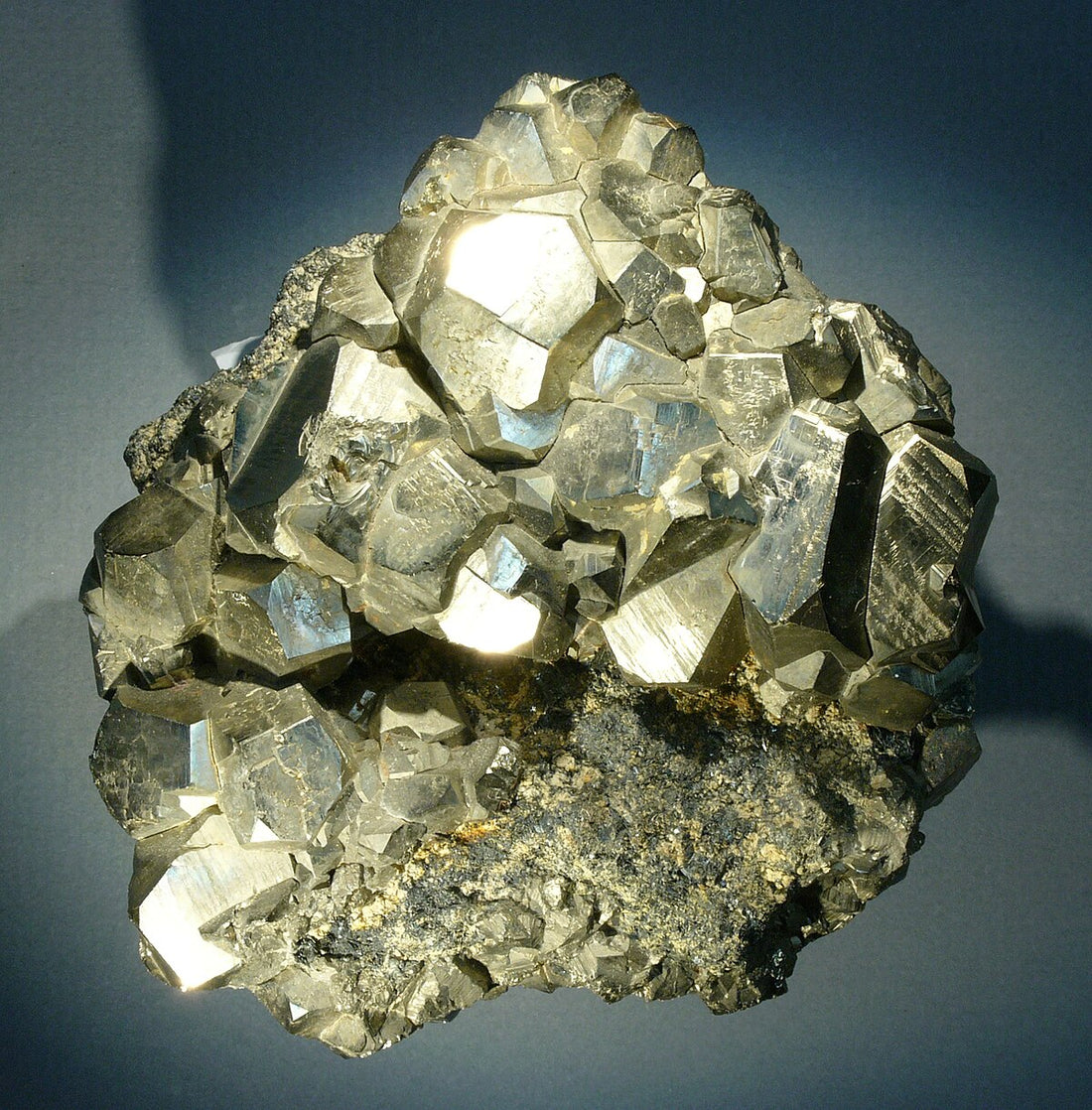 Pyrite Crystal: Physical Properties, Healing Properties, and Benefits