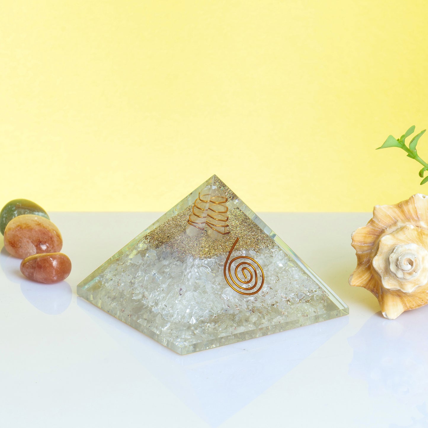 Gemstone Pyramid Clear Quatz